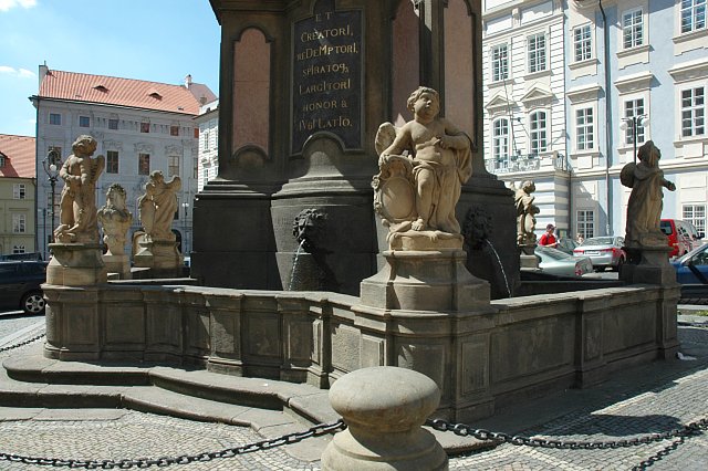 Morový sloup s kašnou