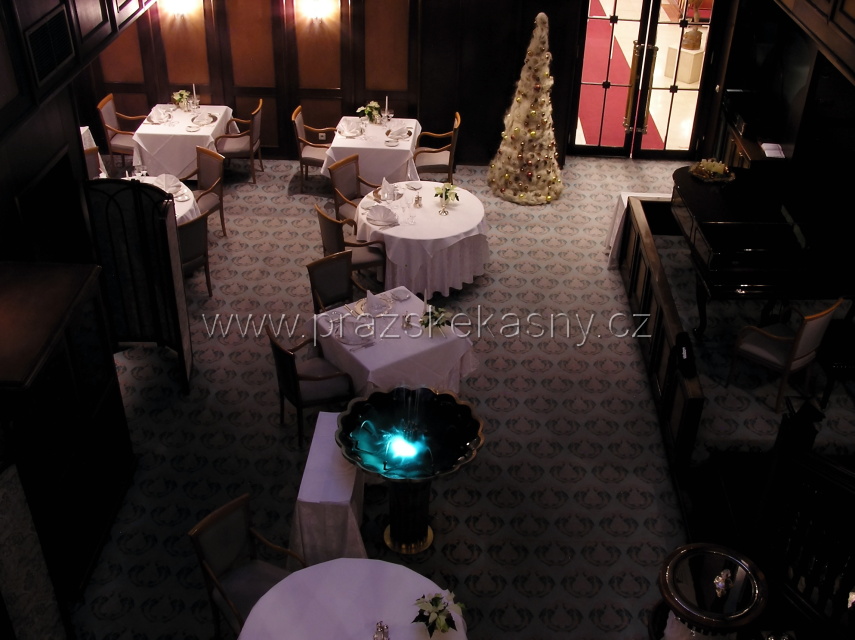 Interiérová fontánka v restaurantu Hotelu Palace